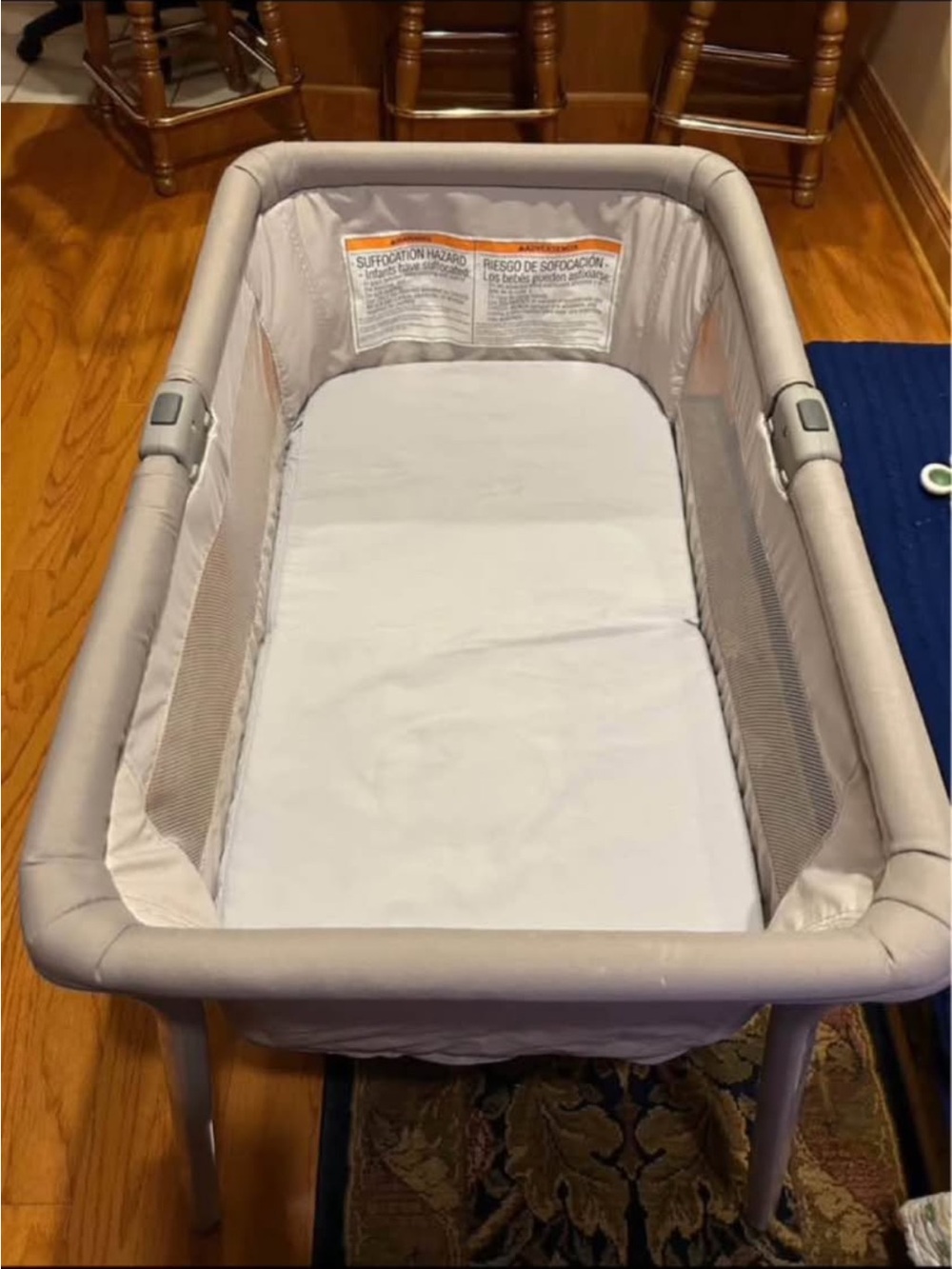 Chico's Light Beige Baby Bassinet with Mesh Sides. Incudes 4 sheets